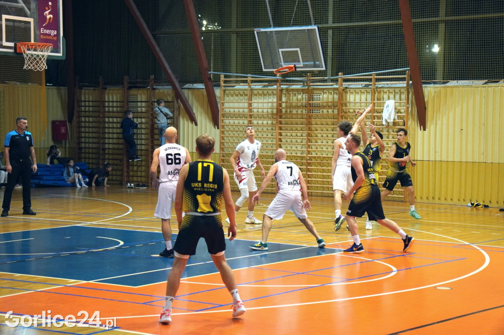 Koszykówka: MKS Gorlice vs. UKS Regis Wieliczka (12.11.)