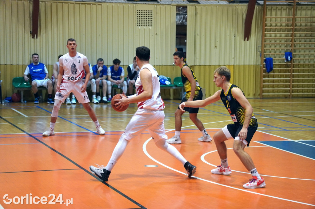 Koszykówka: MKS Gorlice vs. UKS Regis Wieliczka (12.11.)