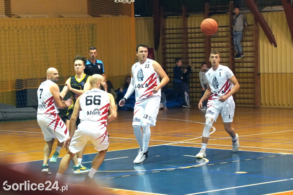 Koszykówka: MKS Gorlice vs. UKS Regis Wieliczka (12.11.)