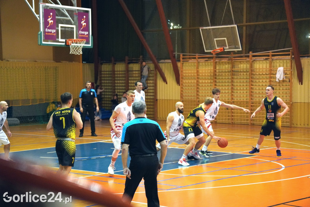 Koszykówka: MKS Gorlice vs. UKS Regis Wieliczka (12.11.)