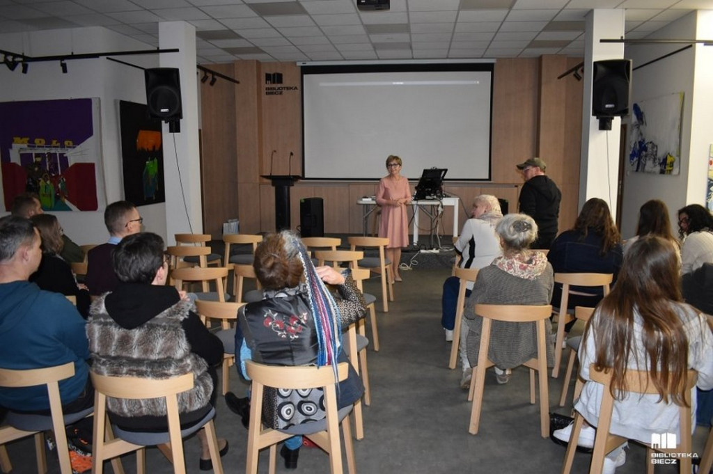 COSMOMUSIC koncert audiowizualny Tadeusza Łuczejki