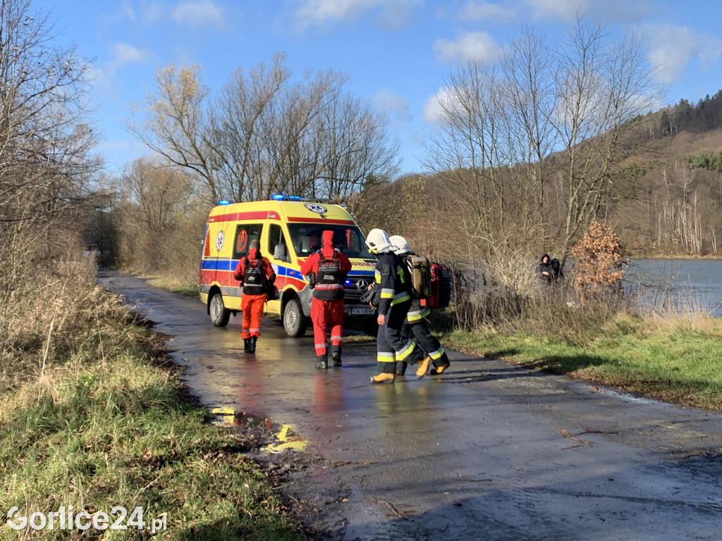 Rowerek wodny przewrócony na Klimkówce (24.11.)