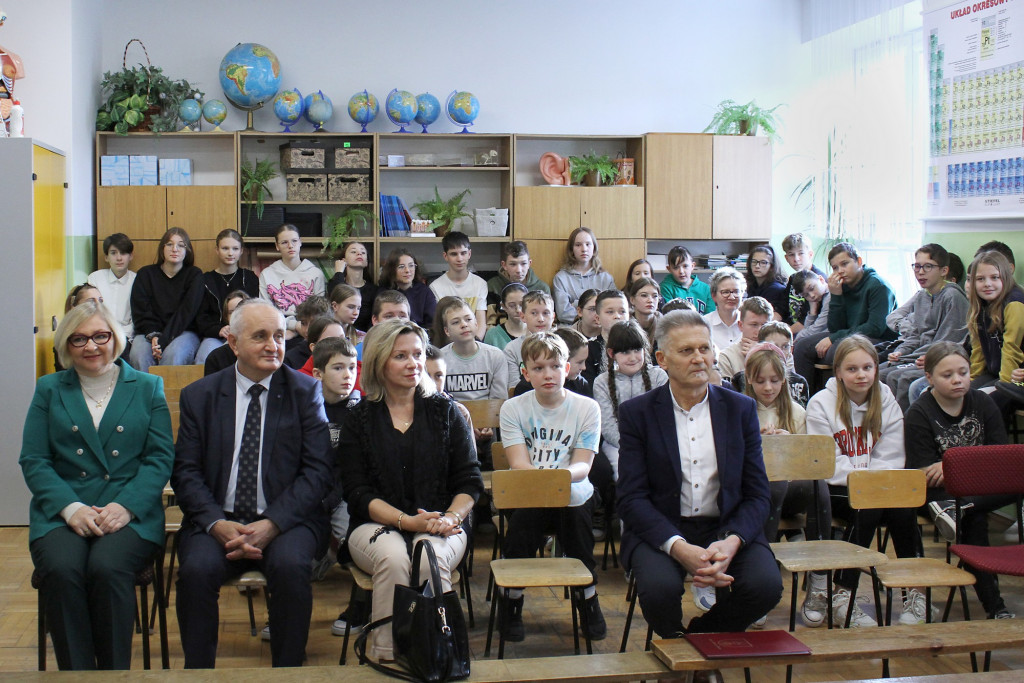 Rozpoczęcie budowy hali sportowej w Ropie 24.11