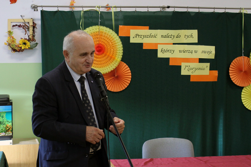 Rozpoczęcie budowy hali sportowej w Ropie 24.11