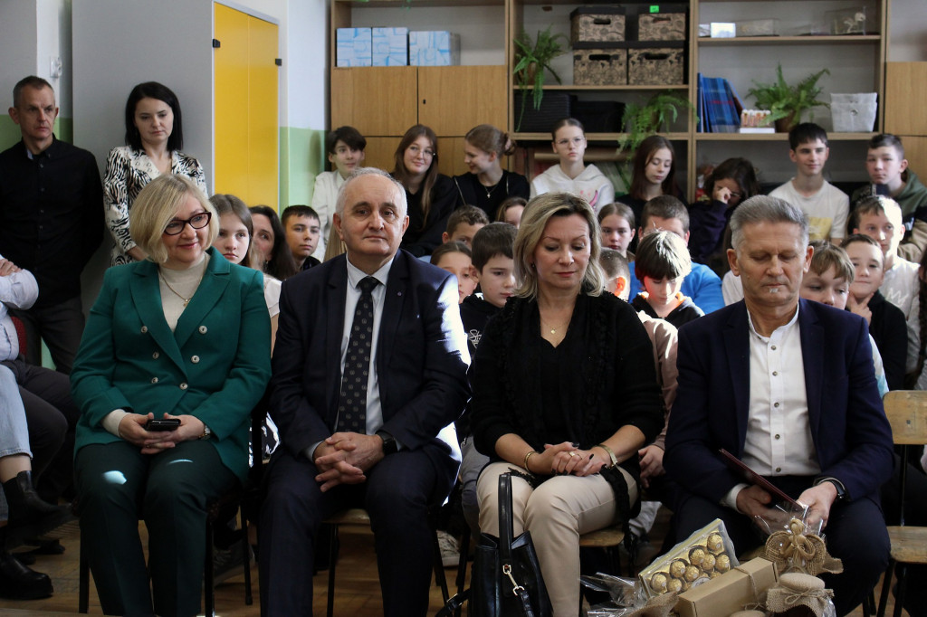 Rozpoczęcie budowy hali sportowej w Ropie 24.11