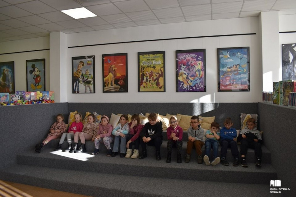 Czytanie wierszów w bibliotece Biecz 24.11