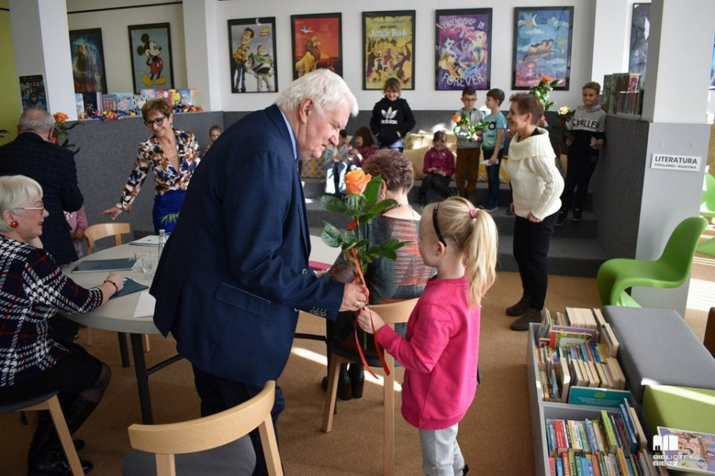 Czytanie wierszów w bibliotece Biecz 24.11