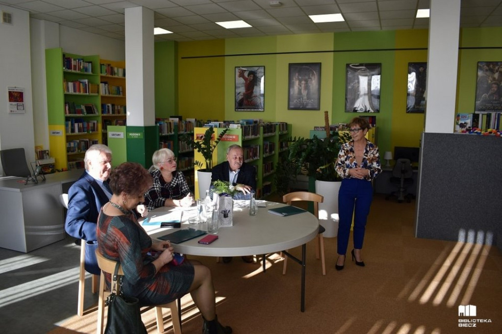 Czytanie wierszów w bibliotece Biecz 24.11