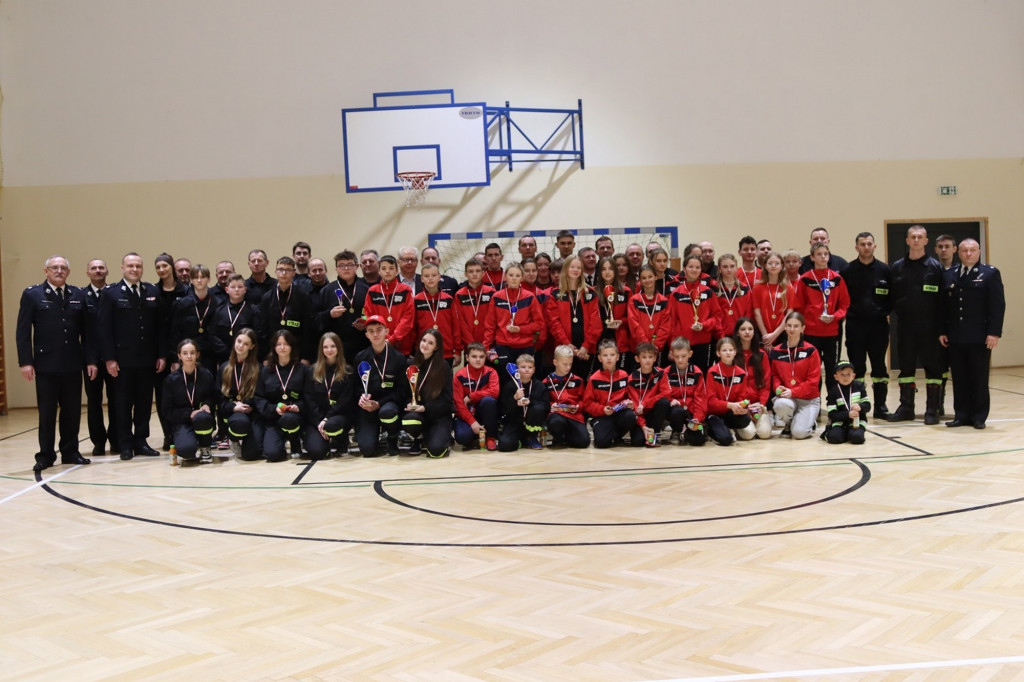  Gminne halowe zawody strażaków w Siedliskach 03.12.2023