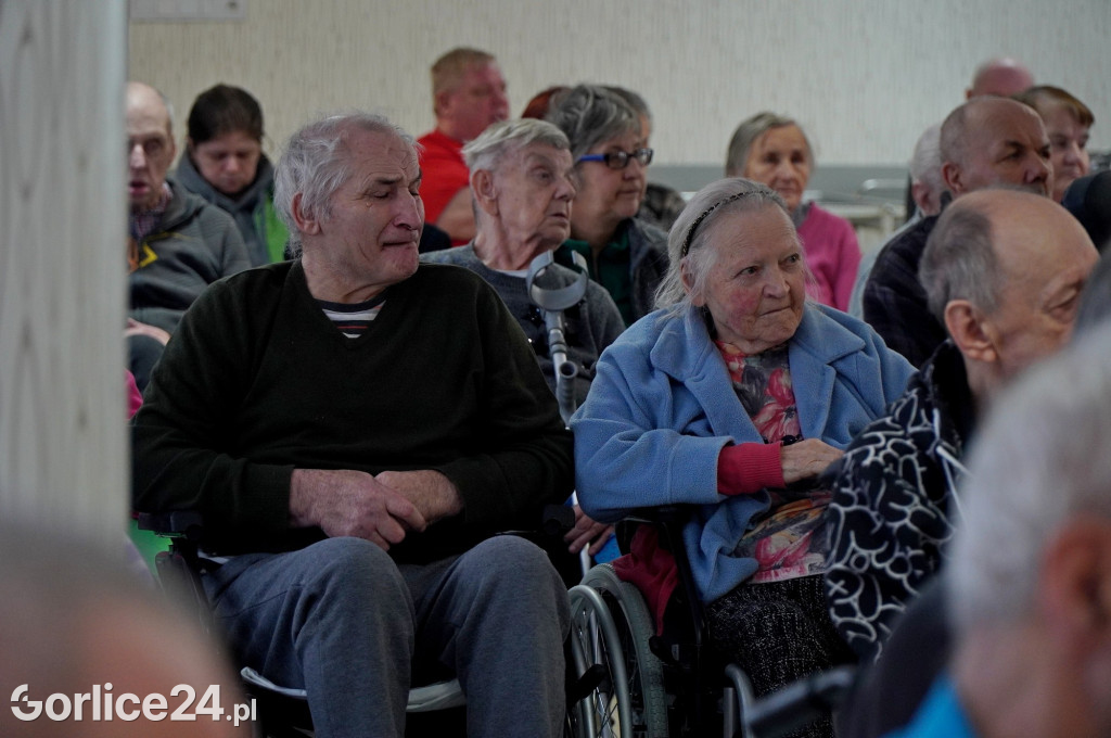 Święty Mikołaj w Domu Pomocy Społecznej (06.12)