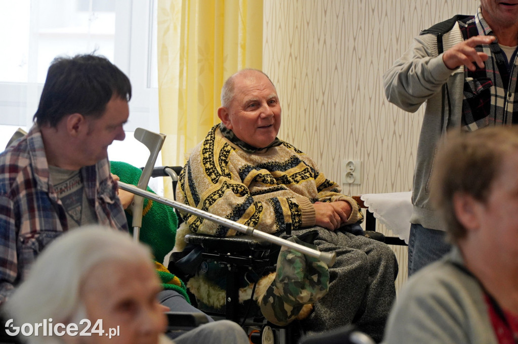 Święty Mikołaj w Domu Pomocy Społecznej (06.12)
