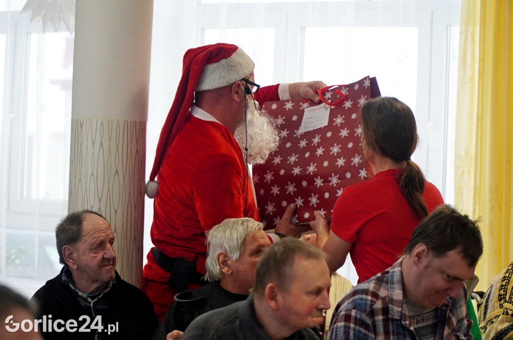 Święty Mikołaj w Domu Pomocy Społecznej (06.12)