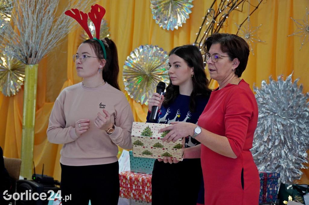Święty Mikołaj w Domu Pomocy Społecznej (06.12)