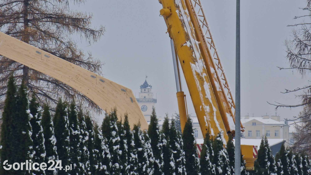 Budowa zadaszenia lodowiska (06.12)