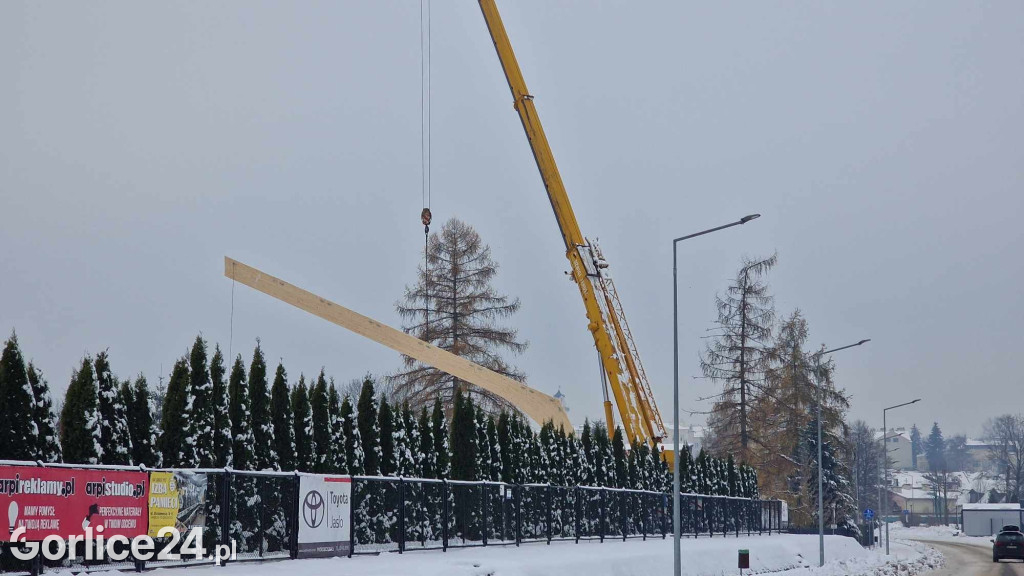 Budowa zadaszenia lodowiska (06.12)