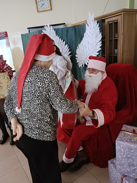 Mikołaj w Domu Opieki Społecznej w Klimkówce (06.12)