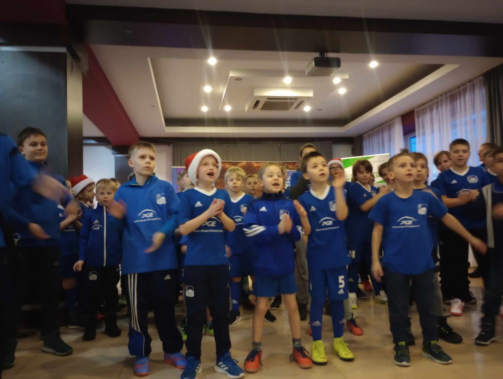Święty Mikołaj odwiedził piłkarzy z Glinika