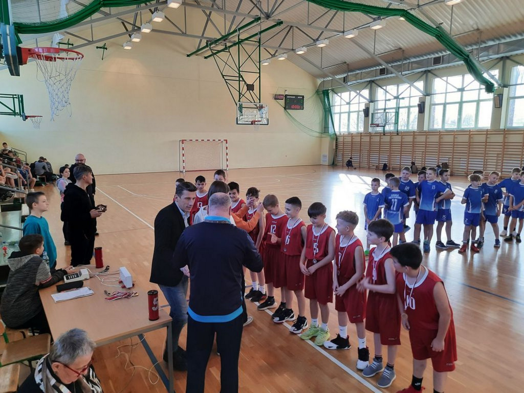Powiatowe Igrzyska Młodzieży w Koszykówce (05.12)