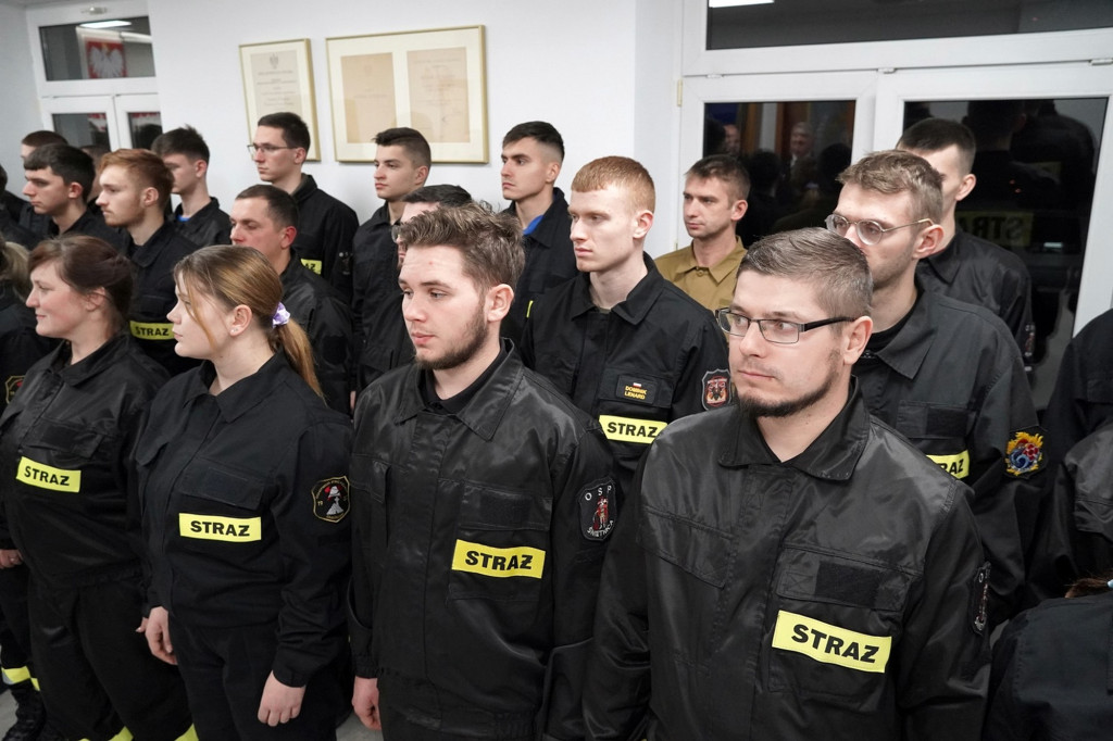 59 strażaków ukończyło egzaminy ratowniczo-gaśnicze (18.12)
