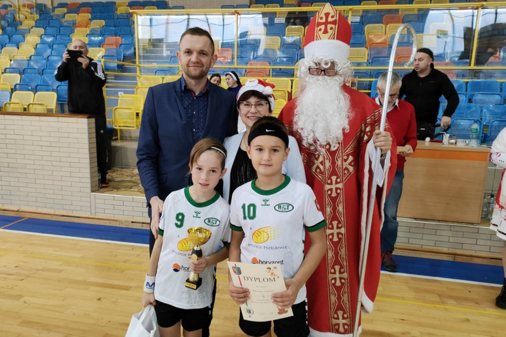 Mikołajkowy Turniej Mini Piłki Ręcznej klas IV i młodszych