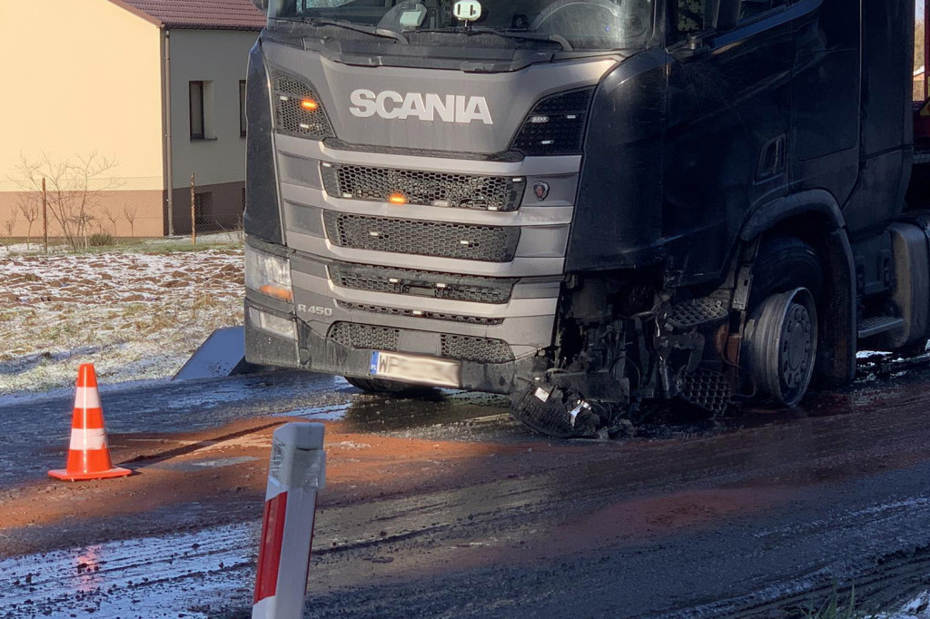 Zderzenie pojazdów w Sękowej (22.12.)
