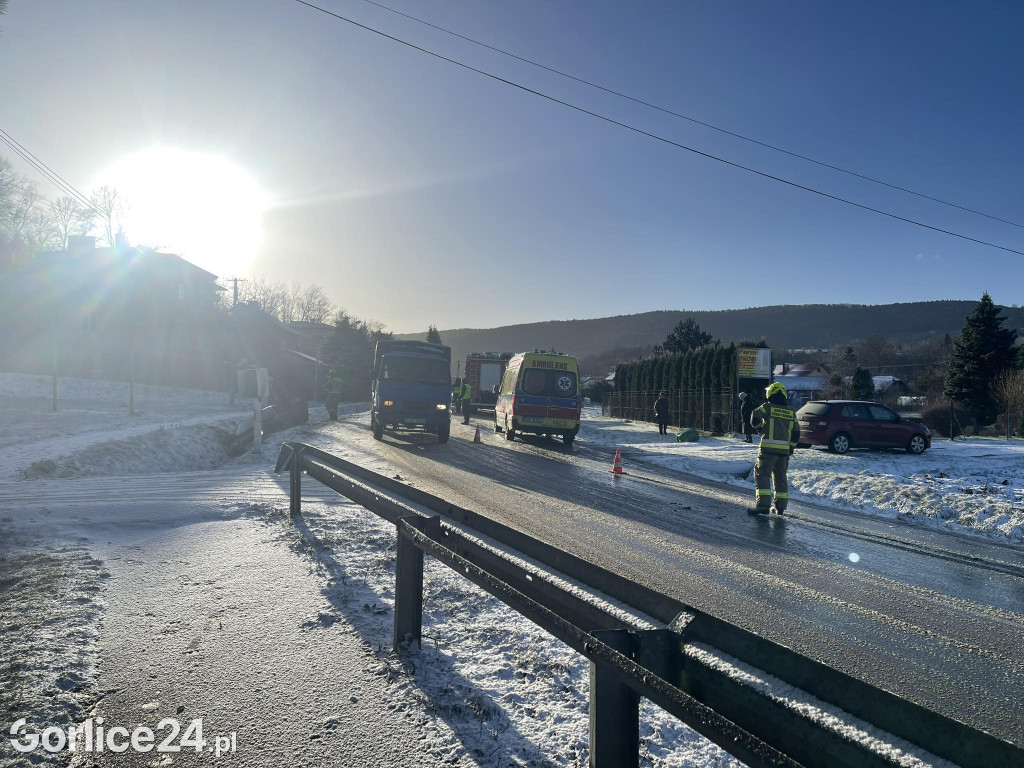 Zderzenie pojazdów w Sękowej (22.12.)