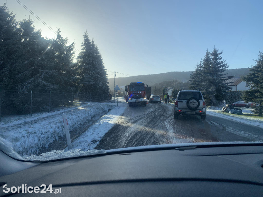Zderzenie pojazdów w Sękowej (22.12.)