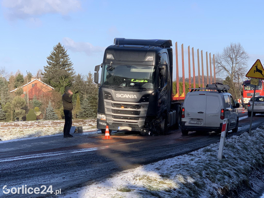 Zderzenie pojazdów w Sękowej (22.12.)