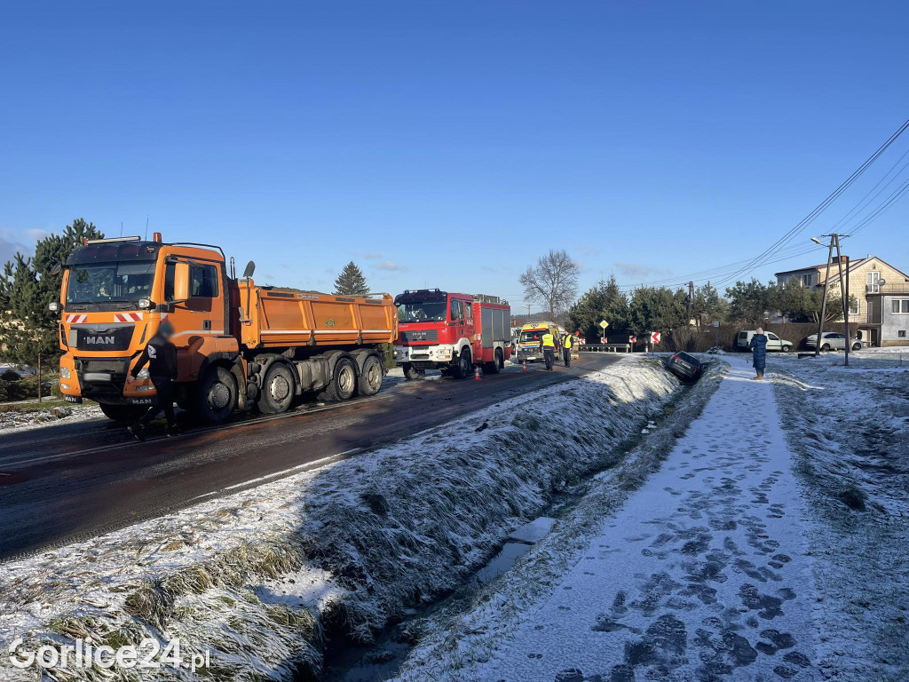 Zderzenie pojazdów w Sękowej (22.12.)