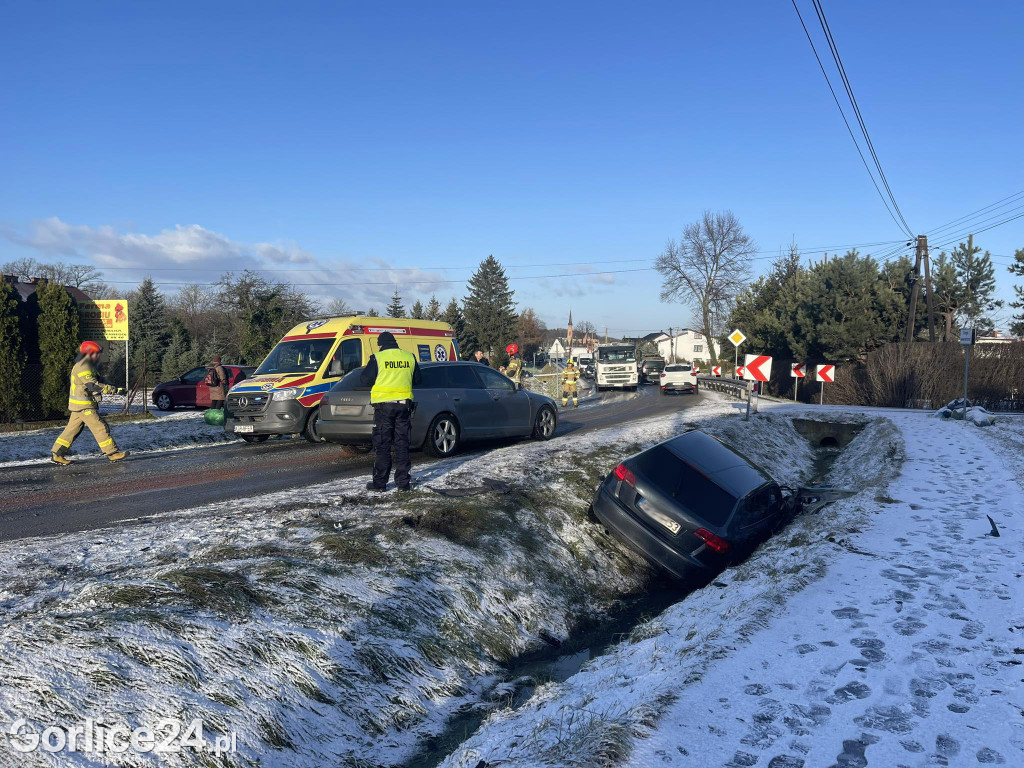 Zderzenie pojazdów w Sękowej (22.12.)