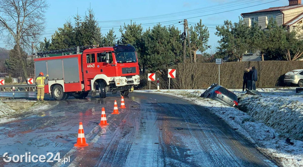 Zderzenie pojazdów w Sękowej (22.12.)