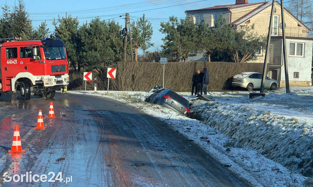 Zderzenie pojazdów w Sękowej (22.12.)