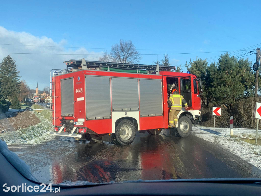 Zderzenie pojazdów w Sękowej (22.12.)