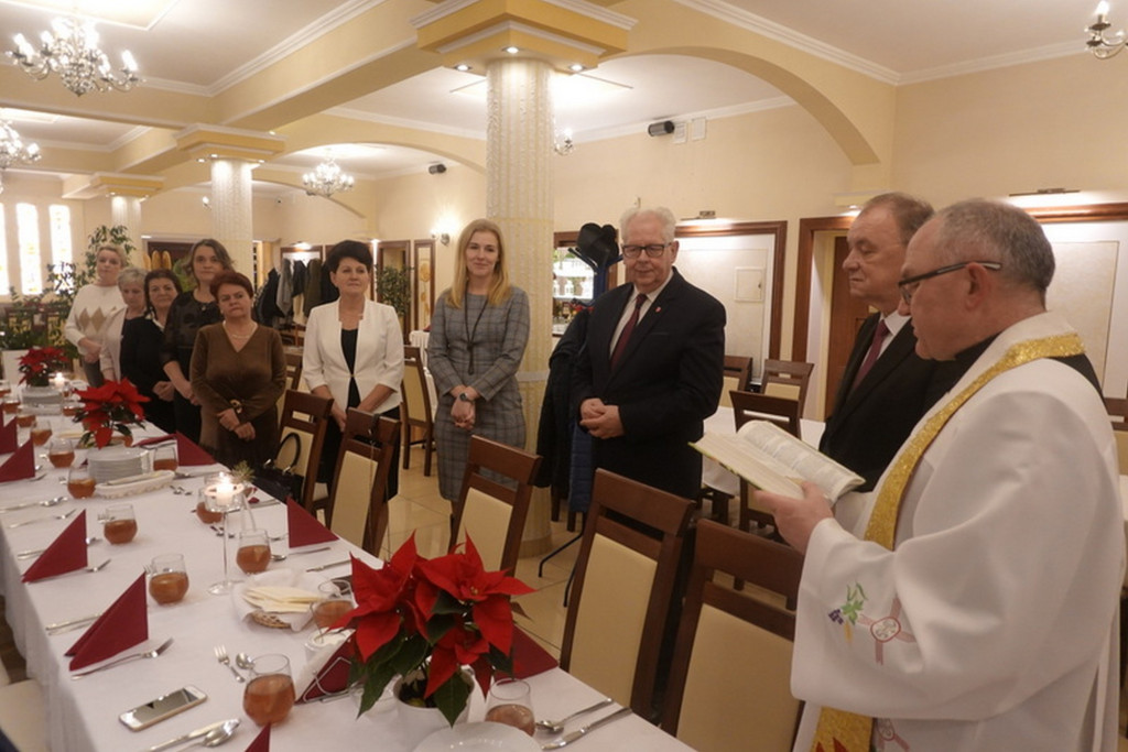 Wigilia nauczycieli i pracowników szkoły w Bobowej (21.12)