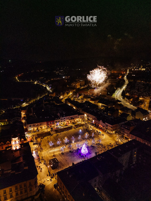 Pokaz fajerwerków na gorlickim Rynku (31.12.2023)