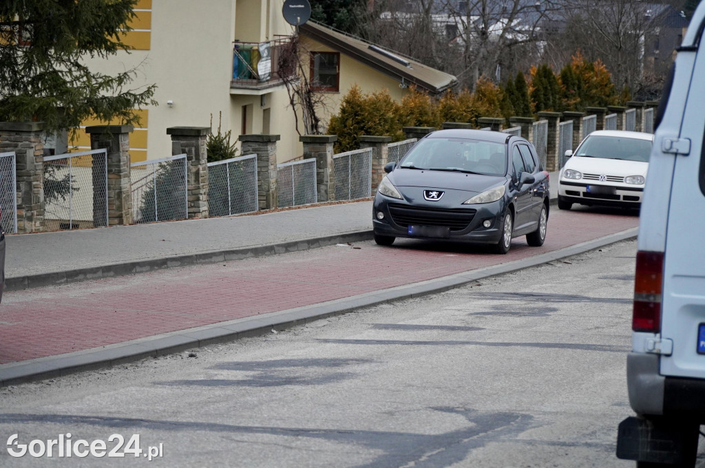 Remont ulicy Cmentarnej (05.01)