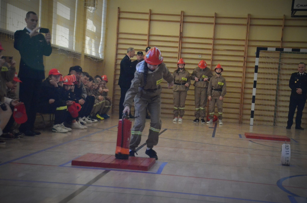 Gminne Halowe Młodzieżowe Zawody Sportowo-Pożarnicze w Łużnej (20.01)