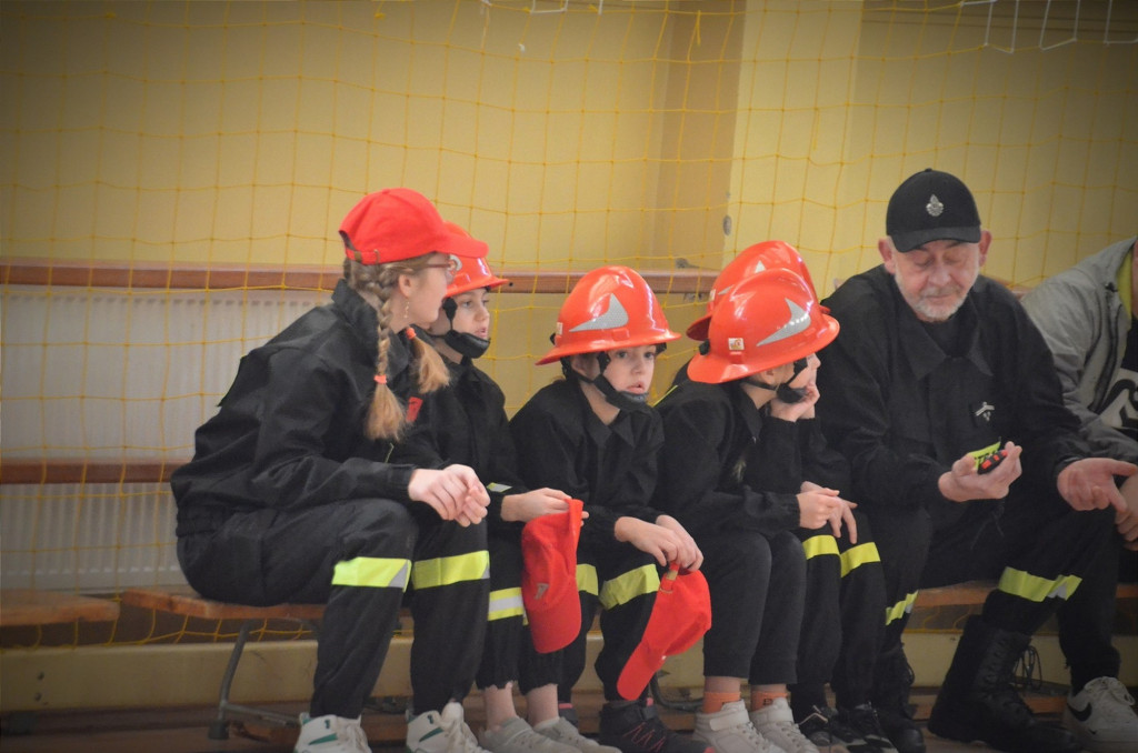Gminne Halowe Młodzieżowe Zawody Sportowo-Pożarnicze w Łużnej (20.01)