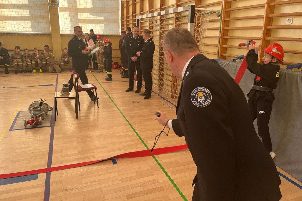 Gminne Halowe Młodzieżowe Zawody Sportowo-Pożarnicze w Łużnej (20.01)