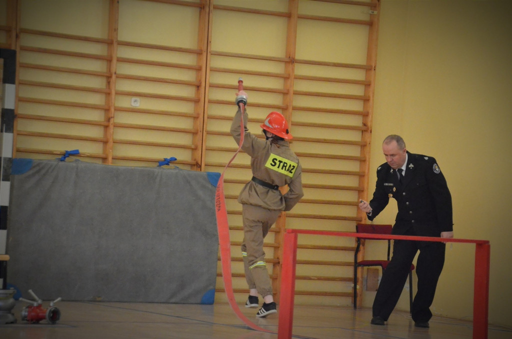Gminne Halowe Młodzieżowe Zawody Sportowo-Pożarnicze w Łużnej (20.01)