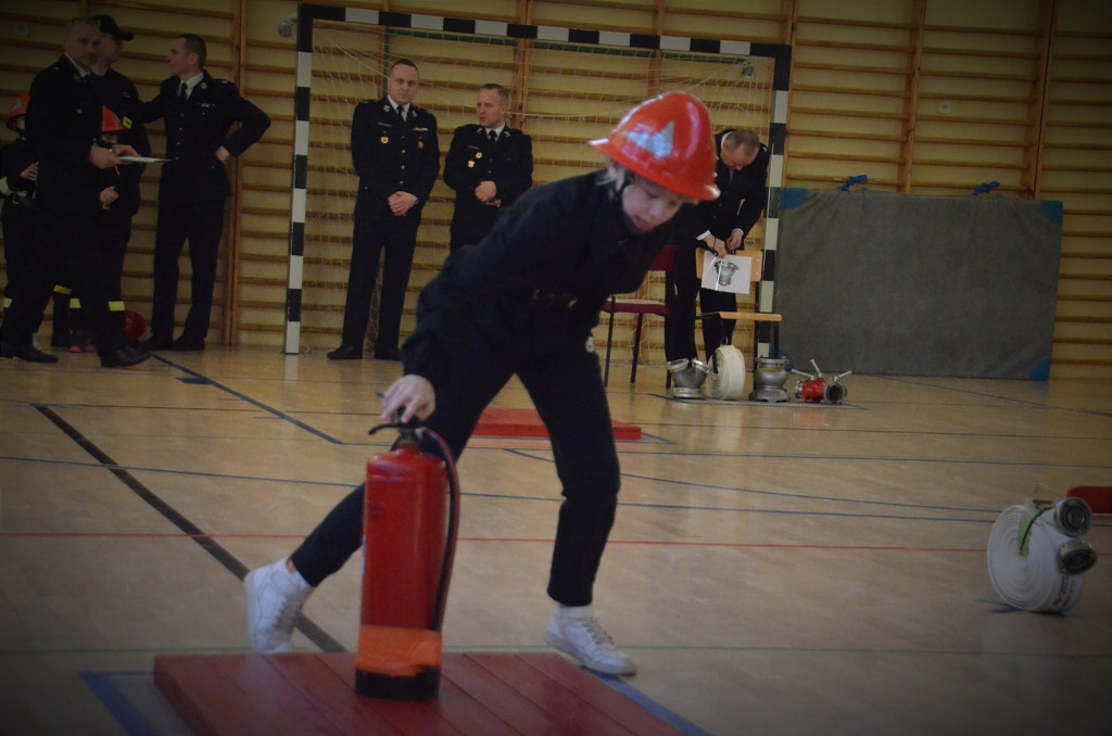 Gminne Halowe Młodzieżowe Zawody Sportowo-Pożarnicze w Łużnej (20.01)