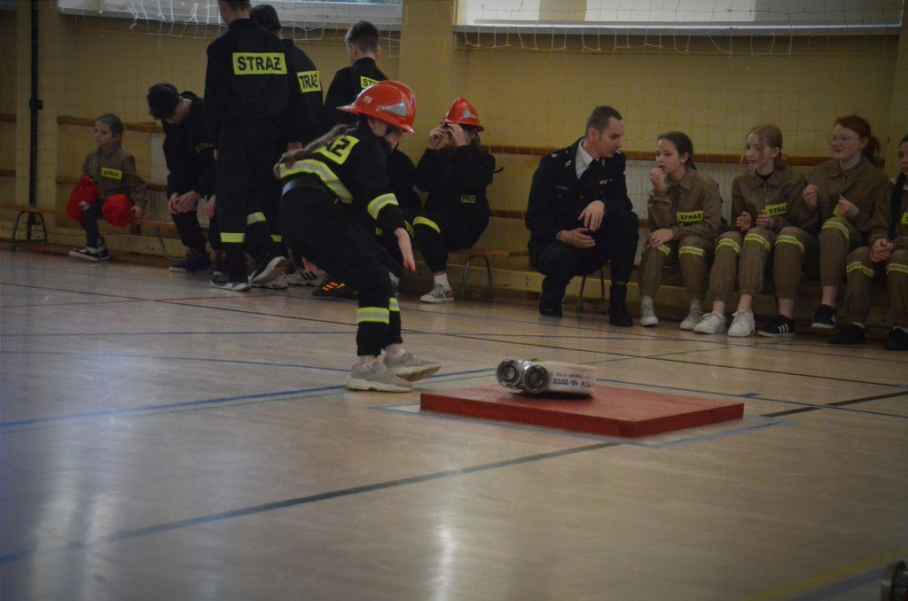 Gminne Halowe Młodzieżowe Zawody Sportowo-Pożarnicze w Łużnej (20.01)