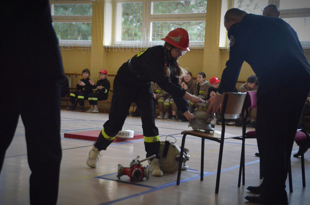 Gminne Halowe Młodzieżowe Zawody Sportowo-Pożarnicze w Łużnej (20.01)