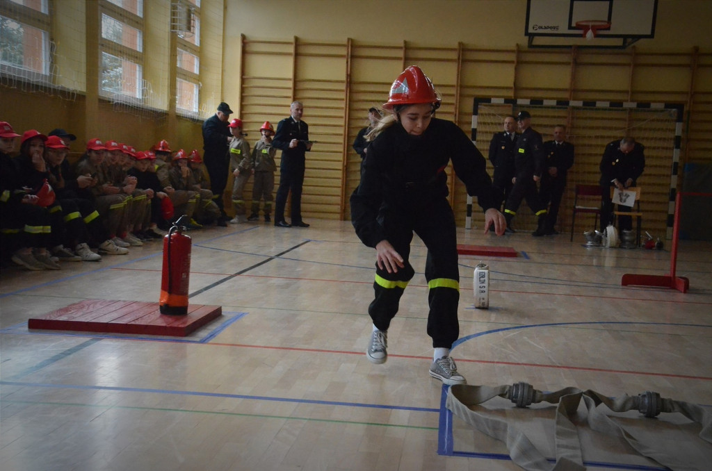 Gminne Halowe Młodzieżowe Zawody Sportowo-Pożarnicze w Łużnej (20.01)