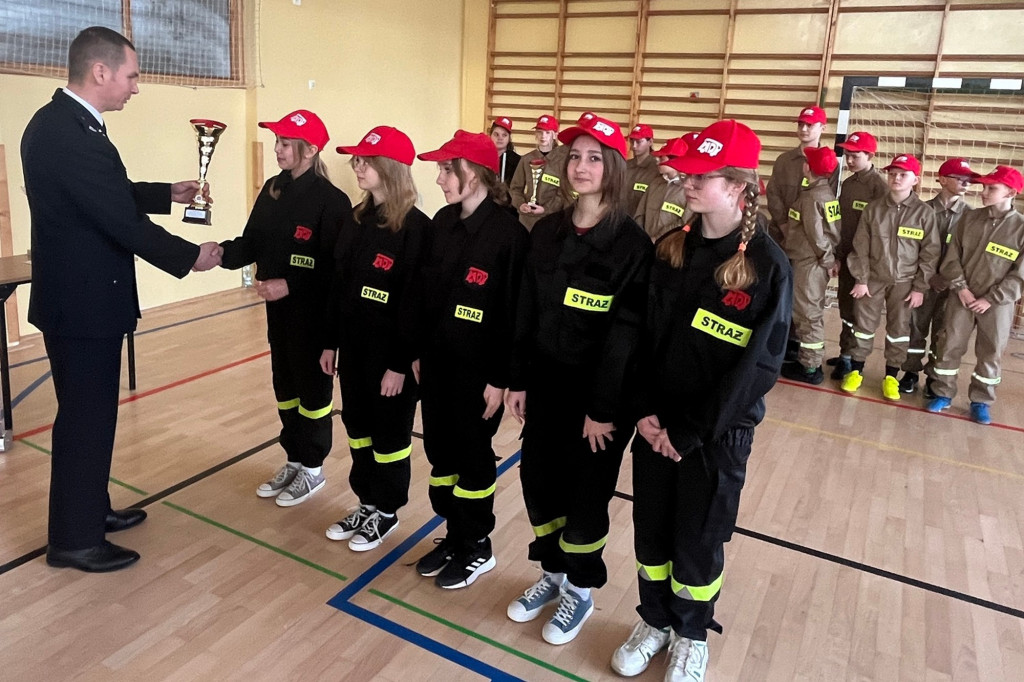 Gminne Halowe Młodzieżowe Zawody Sportowo-Pożarnicze w Łużnej (20.01)