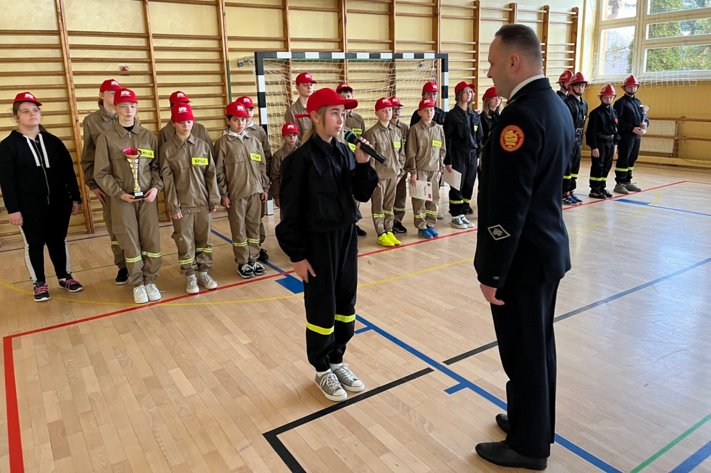 Gminne Halowe Młodzieżowe Zawody Sportowo-Pożarnicze w Łużnej (20.01)