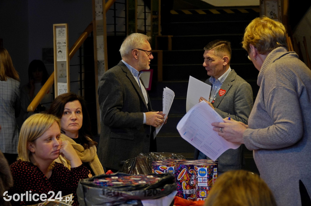 Rozdanie puszek wolontariuszom WOŚP w Gorlicach (23.01)