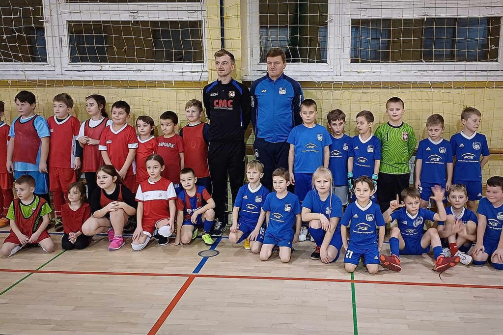 Sparingi piłkarzy Glinika Gorlice z LKS Łużna (25.01)