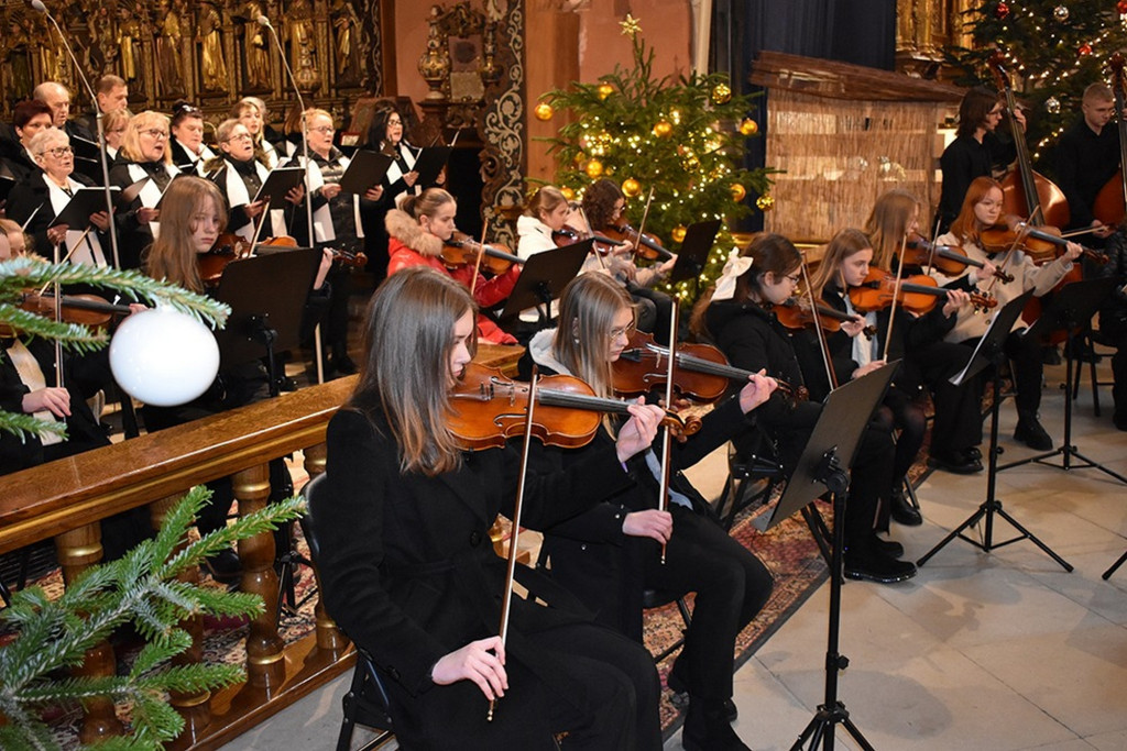Koncert kolęd i pastorałek w wykonaniu chóru „Laurenti” (28.01)