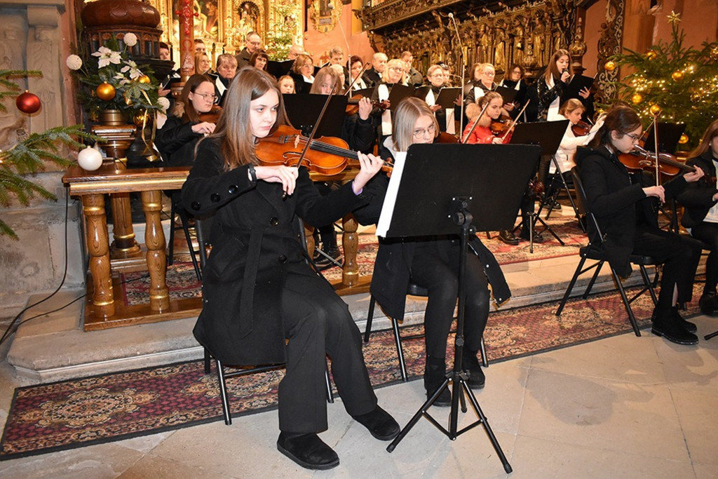Koncert kolęd i pastorałek w wykonaniu chóru „Laurenti” (28.01)